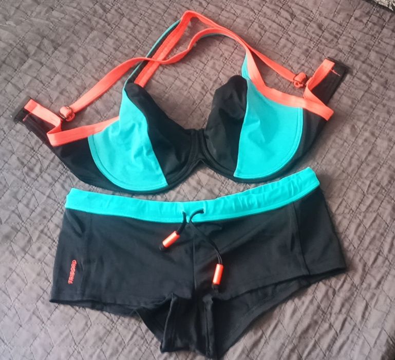 Costum de baie, calitate superioară