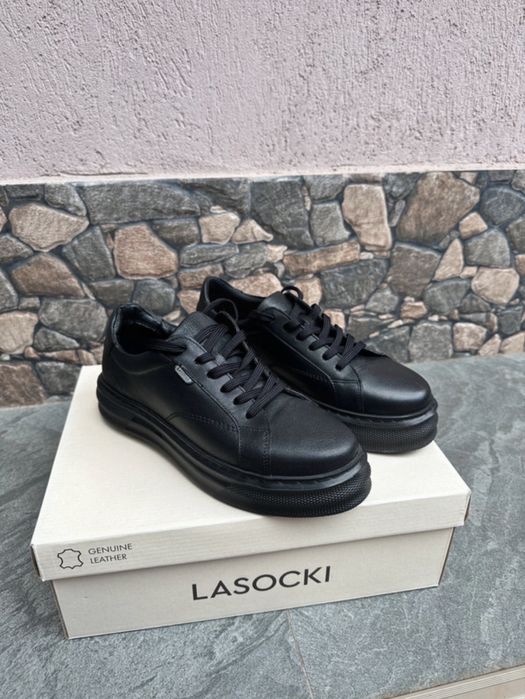 Adidași negri Lasocki, noi, mărimea 37, cu cutie femei