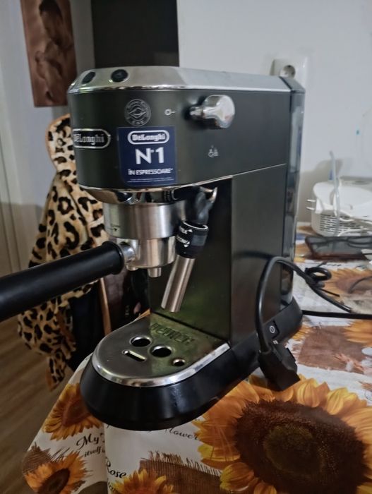 Aparat cafea DELONGHI