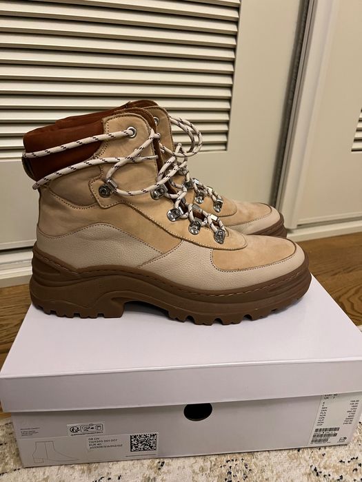 Уникални кожени боти &other stories