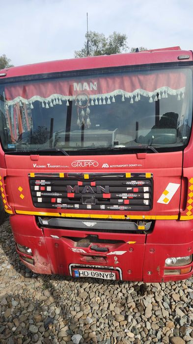 Man 6x4 pe arcuri piese macara