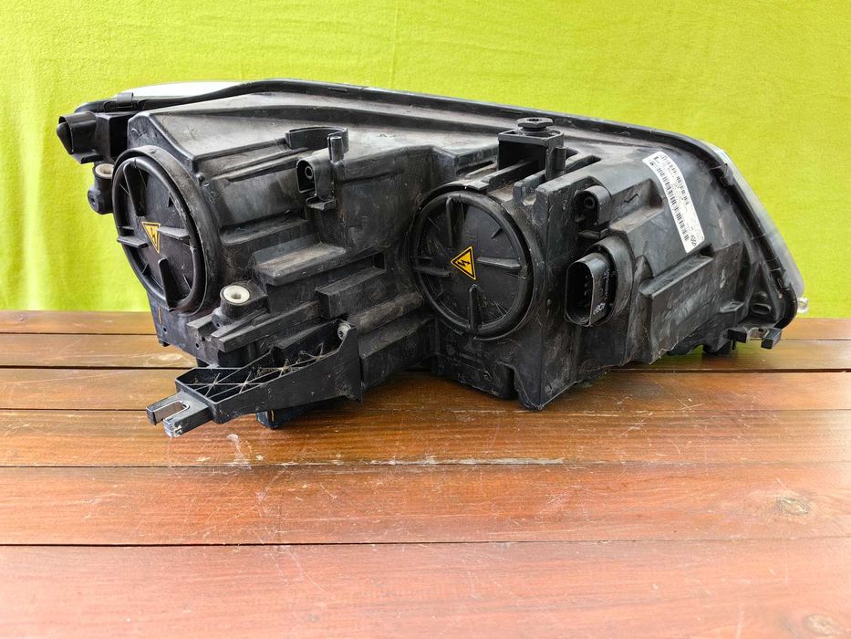 Фар за Seat Alhambra Xenon / Сеат Алхамбра Ксенон