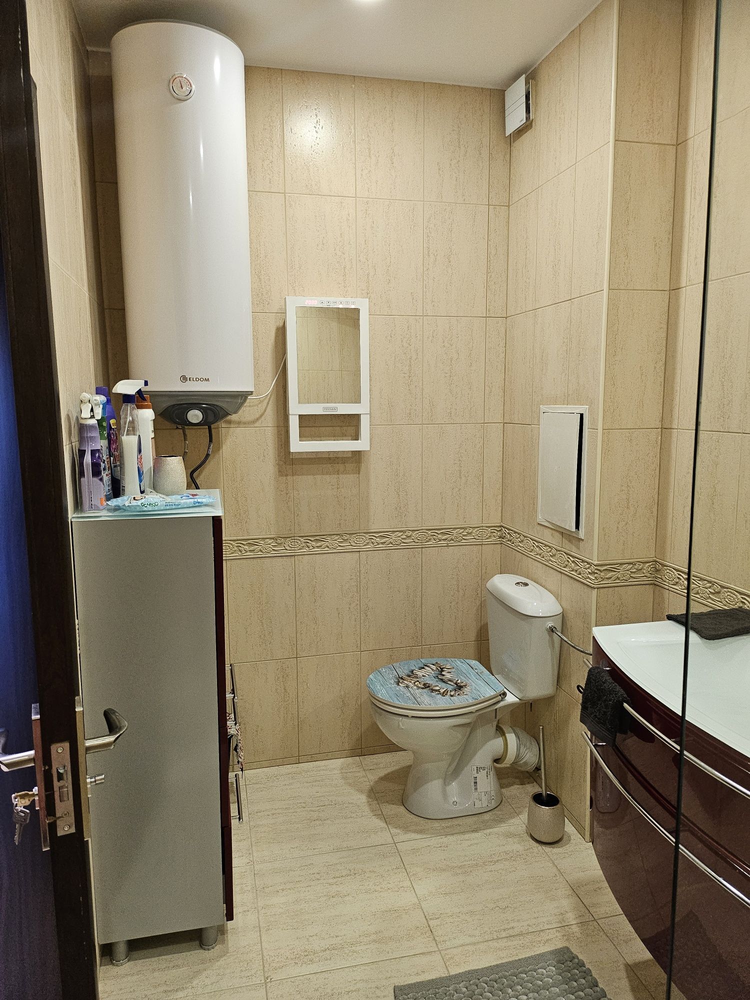 Продавам 3 стаен Апартамен в с.Приселци