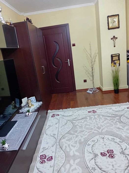 Vind apartament mobilat
