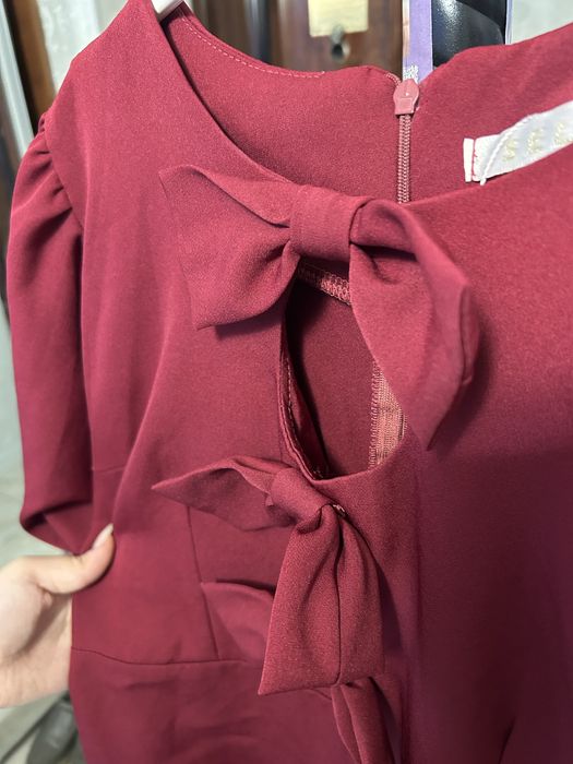 красное платье женское