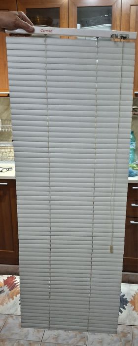 Бели алуминиеви щори