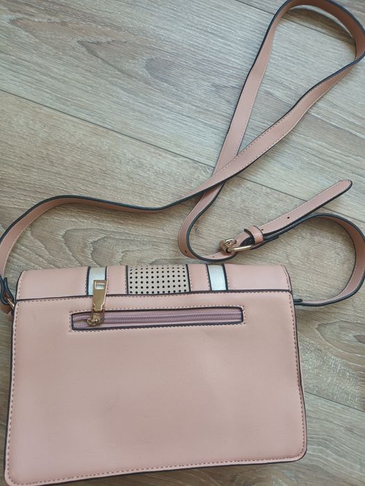 Нова розова дамска чанта с дълга дръжка