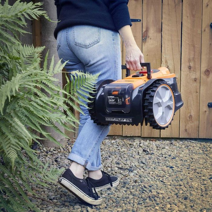 Робот косачка Lawnmaster