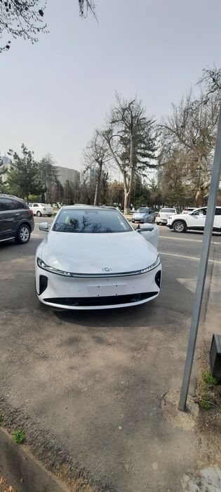 Продаю свою очень ухоженную машину 7 квт зарятка в комплекте