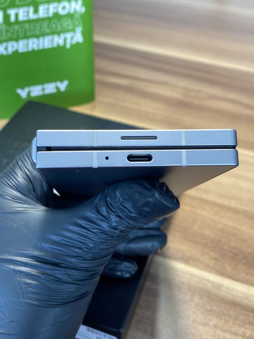 Samsung Galaxy Z Fold 6 Duos / Garanție 12 luni / 256 Gb / Foarte bun