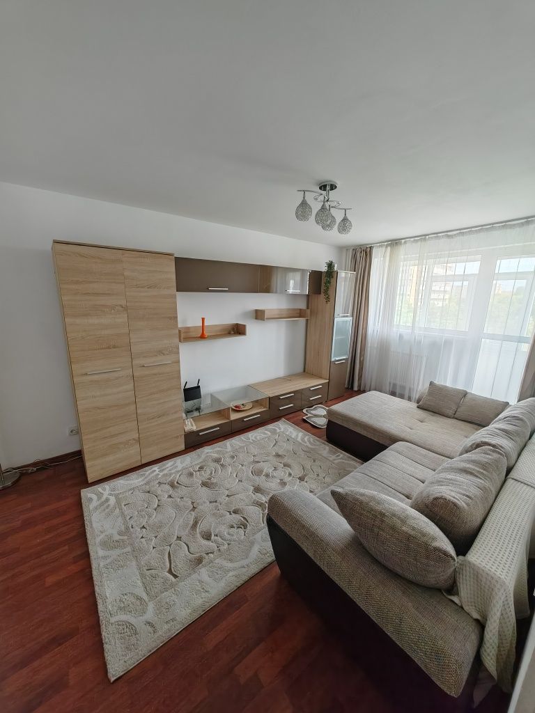 Apartament 3 camere de închiriat Bulevardul Constantin Brâncoveanu