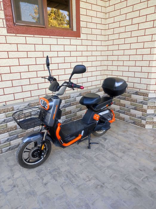 Skuter yangi 3 oy bòldi olinganiga prabeg 1000 km