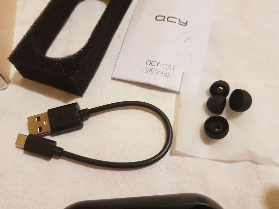 Bluetooth безжични слушалки QCY QS1