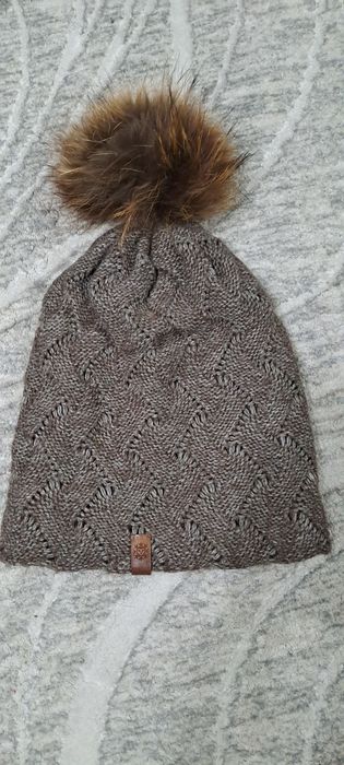 Продаю женские шапки