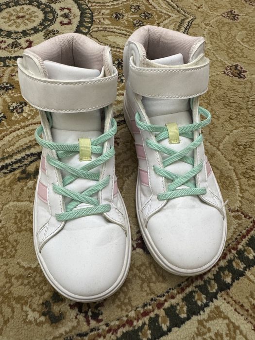 Детски маратонки Adidas за момичета
