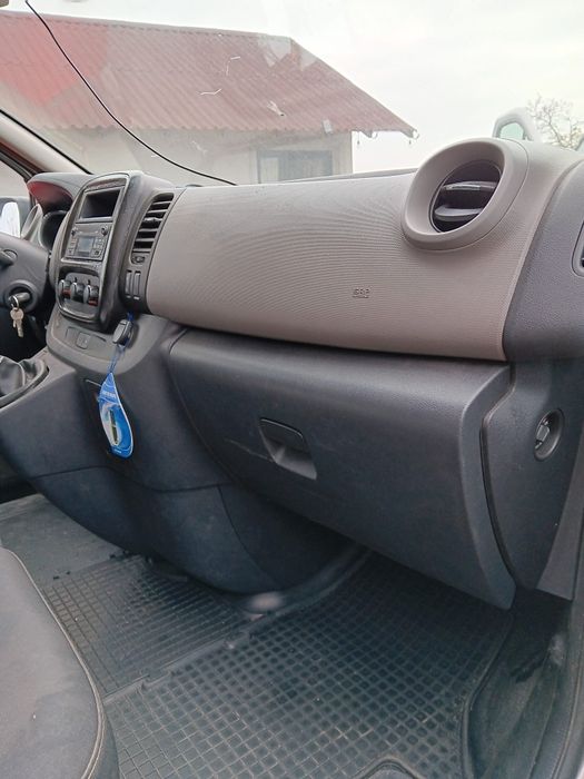 Renault Trafic 1.6dci, 8+1 locuri 2015