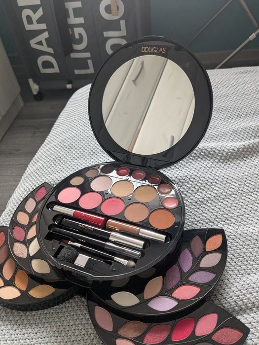 Нова палитра Douglas