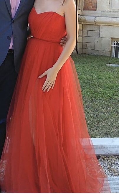 Официална рокля