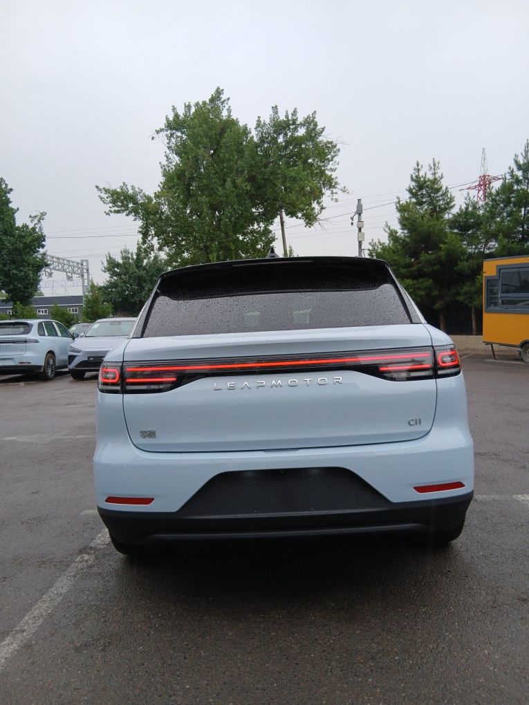 Leapmotor C11 580 elektr Premium pozitsiya