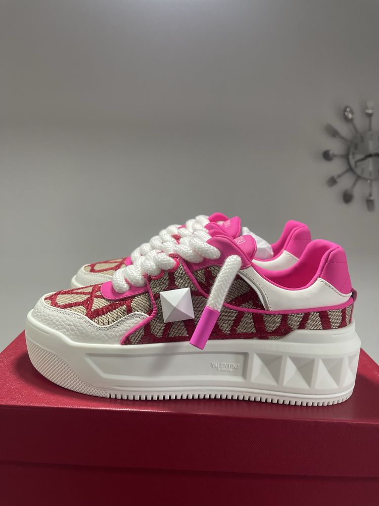 Valentino Garavani One Stud Pink