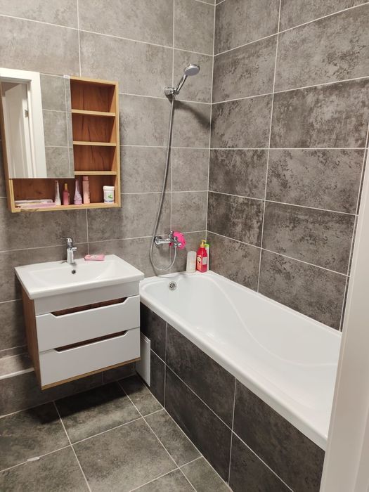 Сантехник. Замена установка раковины ванны унитаза душевой кабины.