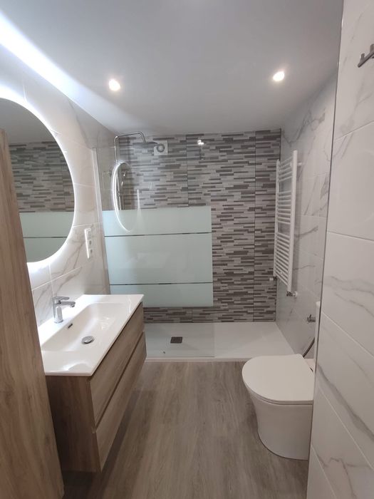 Oferim servicii de renovari interioare