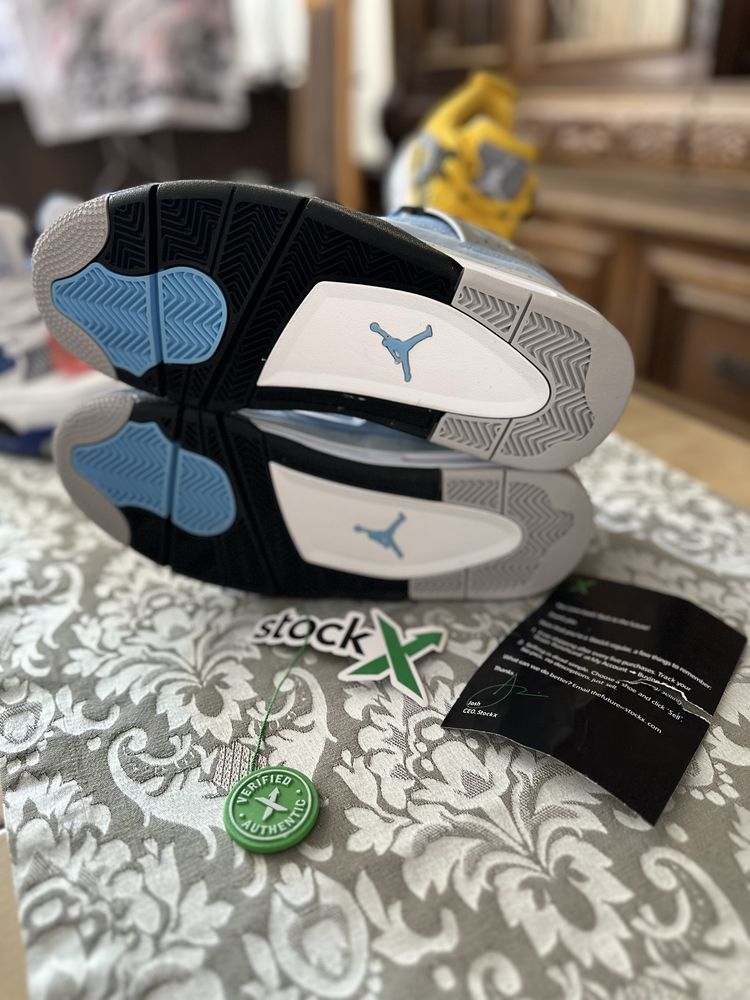 Jordan 4 Blue University