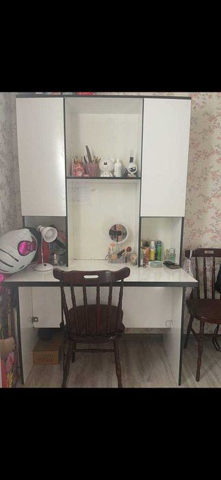 Письменный стол с полками