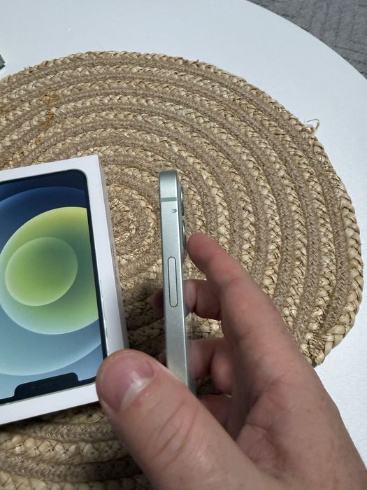 Iphone 12 , 64 GB 98% емкость