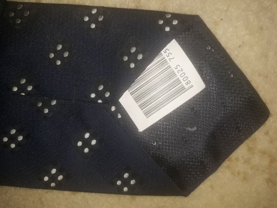 Cravata Bigotti 70% redusă ,executată manual