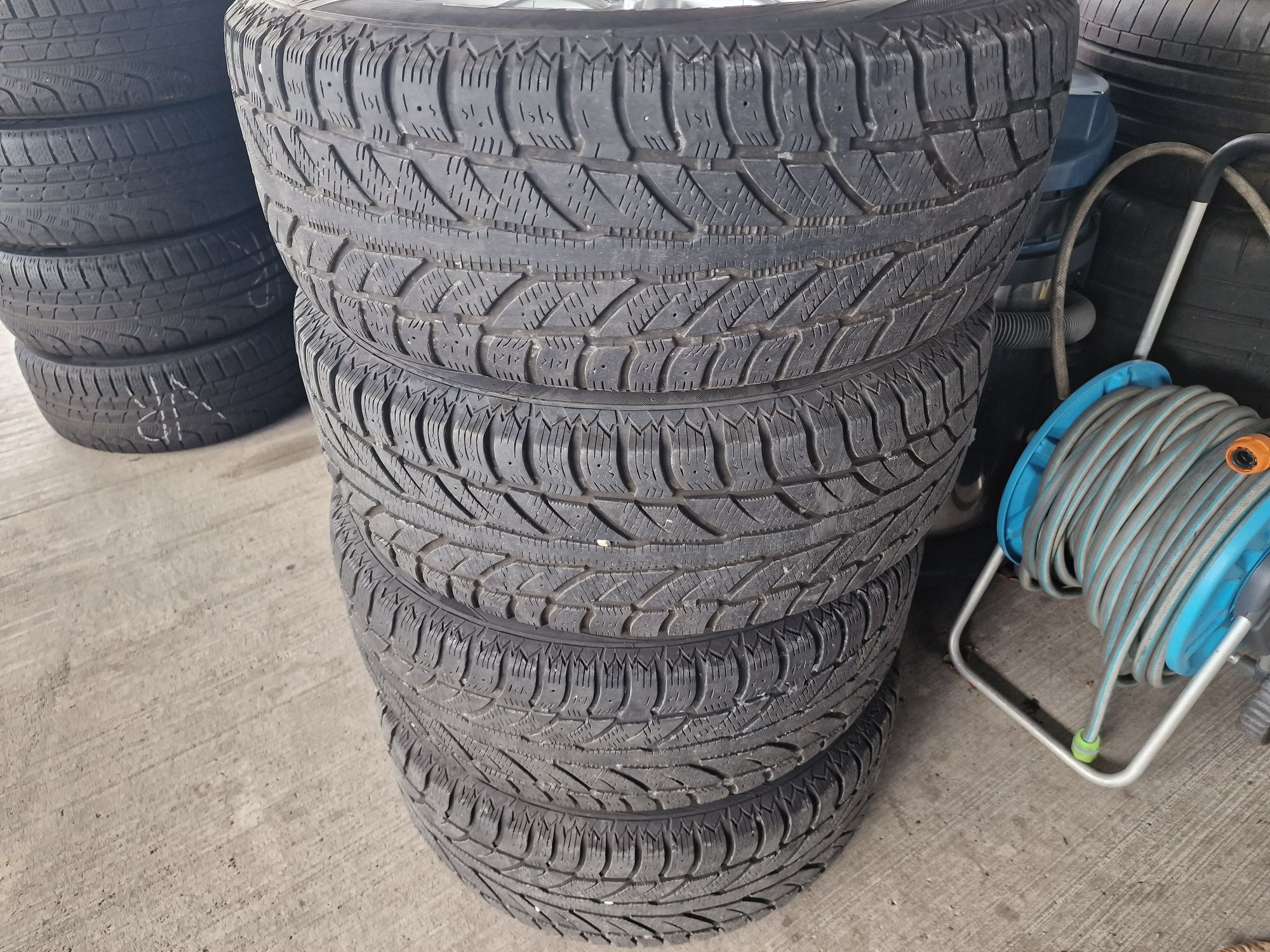 Гуми с Джанти за Mercedes ML W166 235/65 R17 Cooper 2022