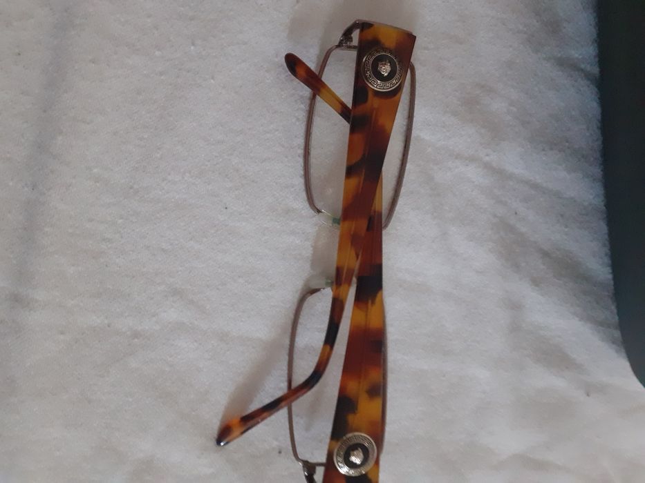 Vând rame ochelari vedere damă,marca VERSACE,Made in Italy,originali.