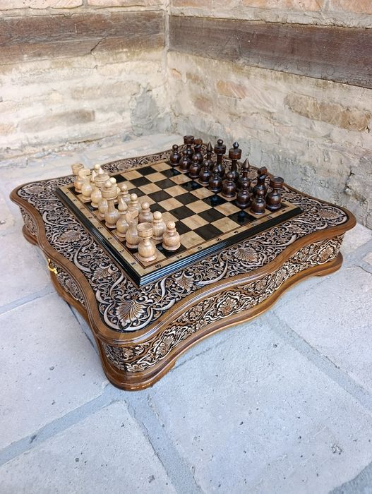 Shaxmat Шахматы yongʻoq daraxtidan yasalgan 50×50 sm