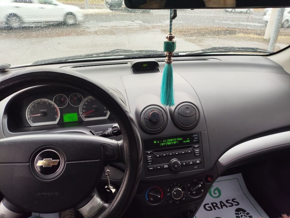 Neksiya 3 nexia 3 sotiladi