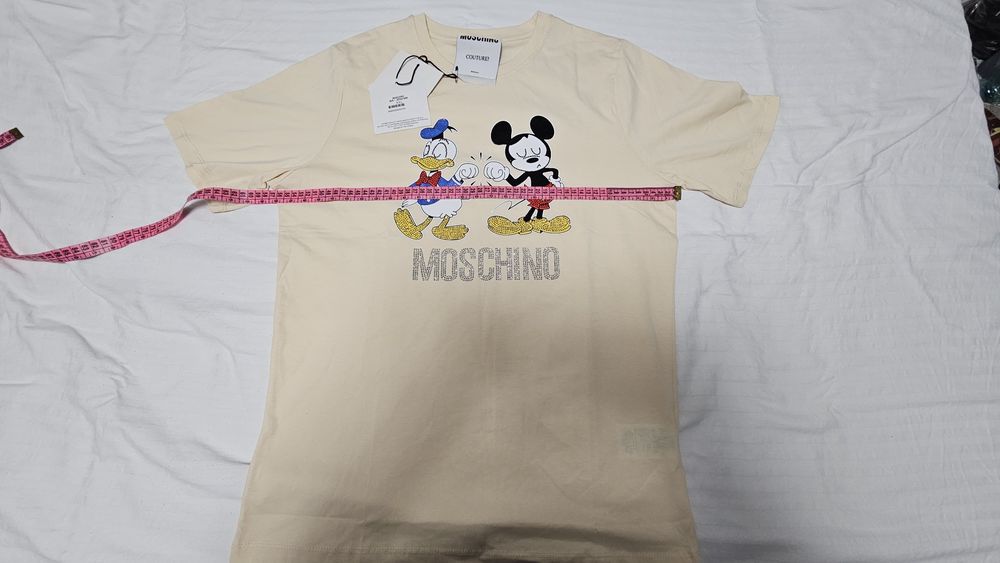 Tricouri de dama si barbati diferite mărimi si culori