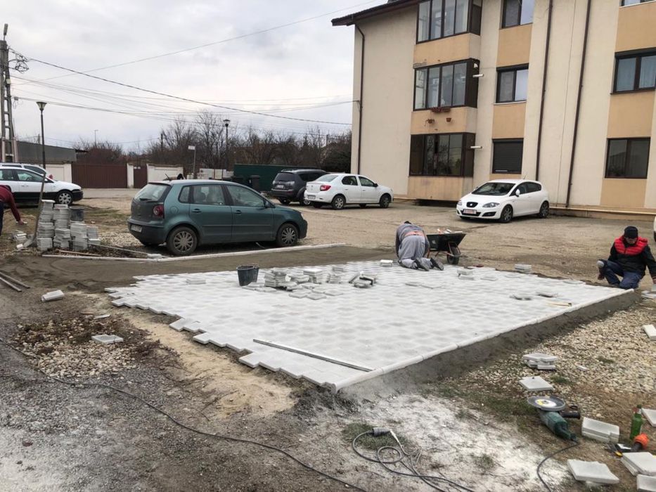 Montaj pavele curți, parcări, trotuare, alei, garaje, construcții