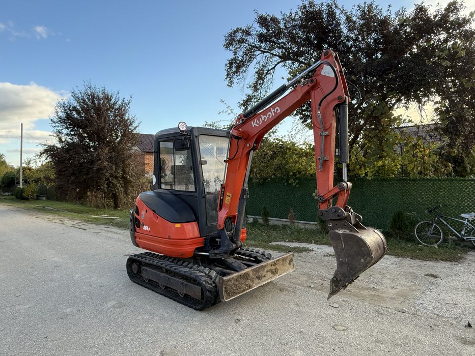 Excavator Kobota 2,7 tone
