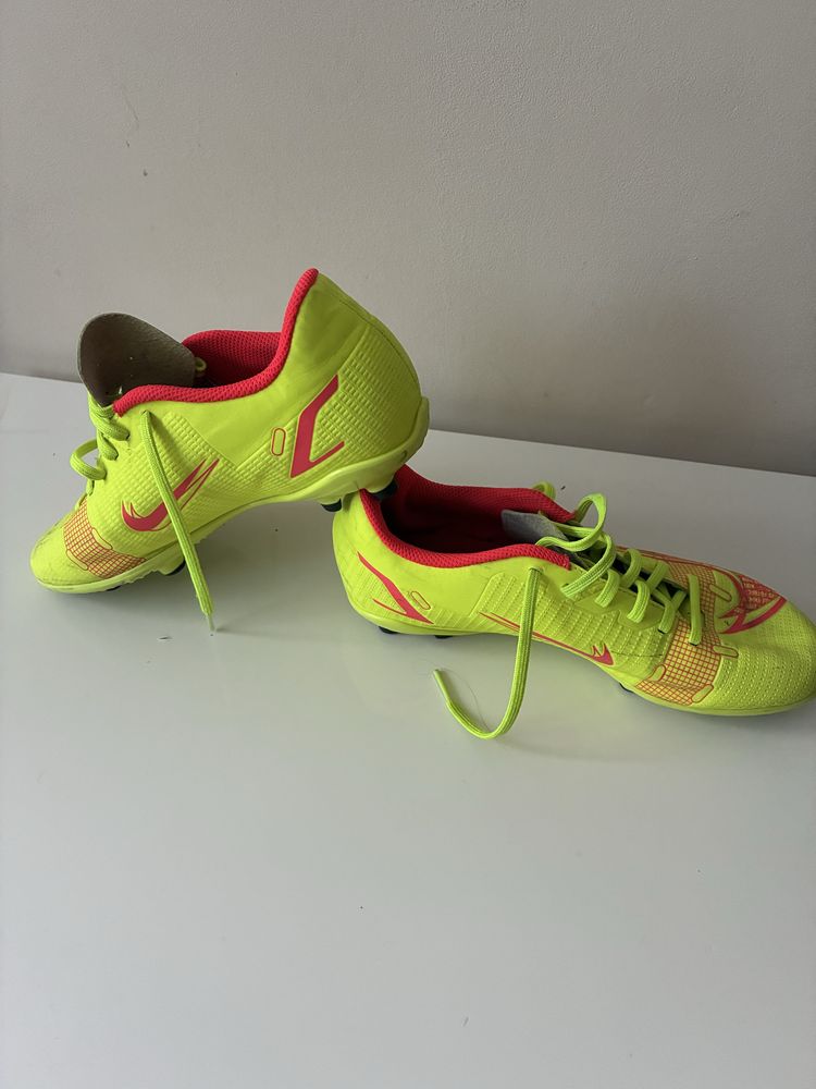 Vand ghete fotbal Nike