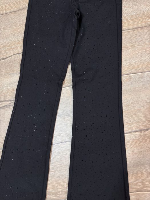 Панталон с камъни