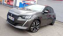 Peugeot 208 GT LINE/ 2022/ 1.5 BlueHdi/ Virtual 3D/ Navi/ Line Asisst/