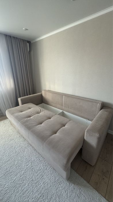 Диван раздвижной.