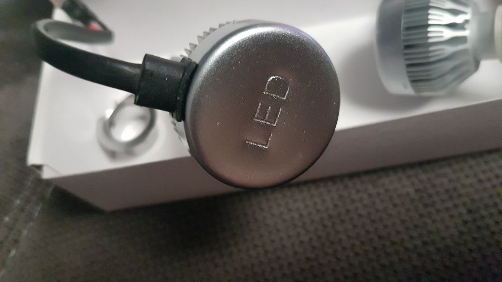 LED крушки за фарове H1