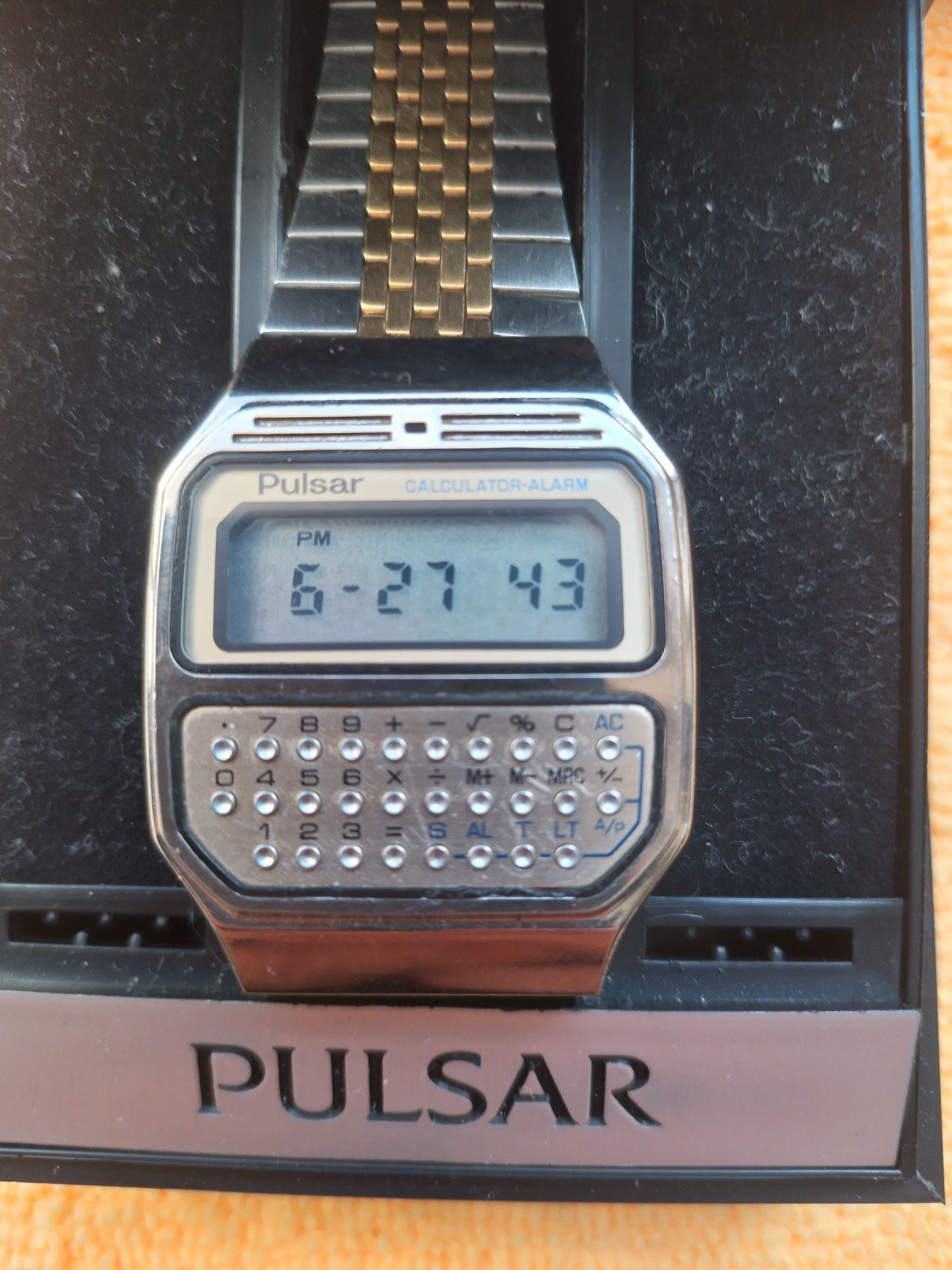 Ceas Pulsar cu calculator