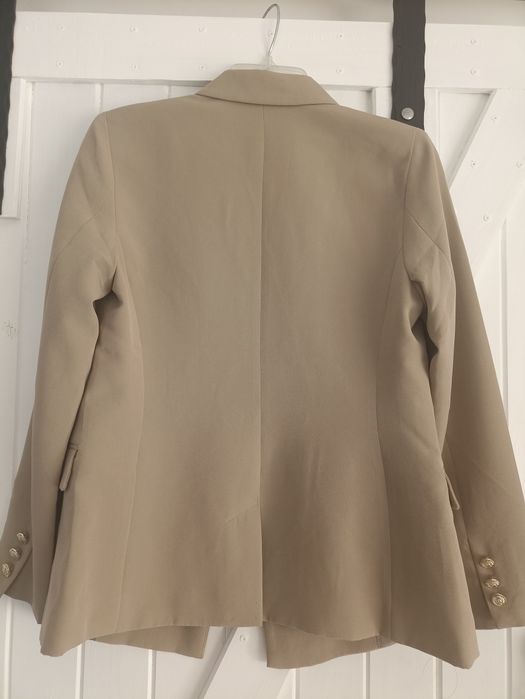 Ново бежово сако