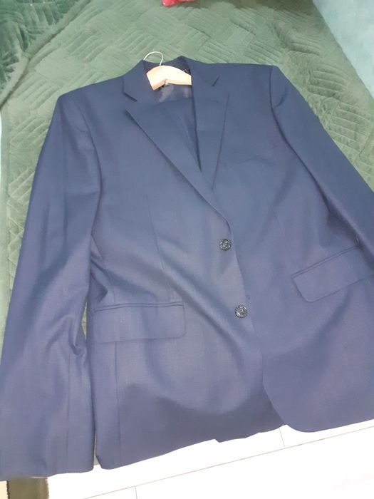 Мужской костюм в хорошем состоянии