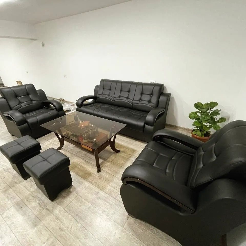 Диван и кресло+2пуфик 40х40 кожа заменитель прочная мебель