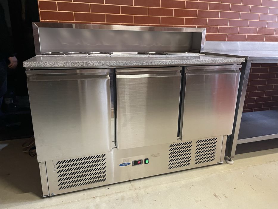 Covrigarie/patiserie/pizzerie completa