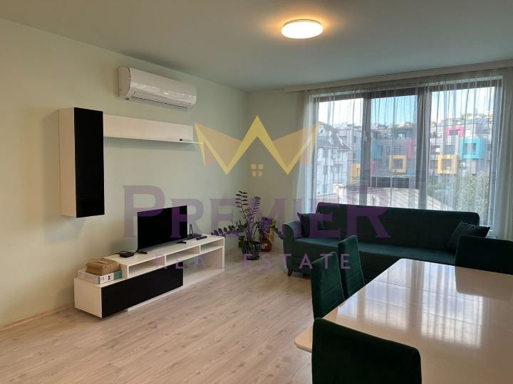 Дава се под наем Тристаен апартамент в Варна, Бриз - 165 кв.м за 1300 € - Снимка #1