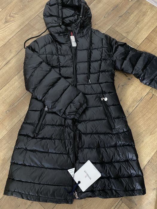 Продам женскую куртку под MONCLER премиум класса/размер 42
