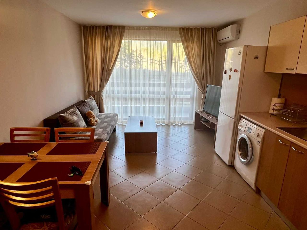 Продава се Двустаен апартамент в к.к. Слънчев бряг - 65 кв.м за 954 €/кв.м - Снимка #1